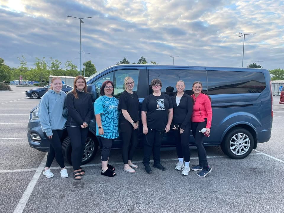 Team 2 at the start, all the gear